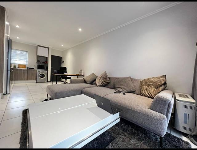 2 BEDROOM APARTMENT FOR SALE IN FOURWAYS